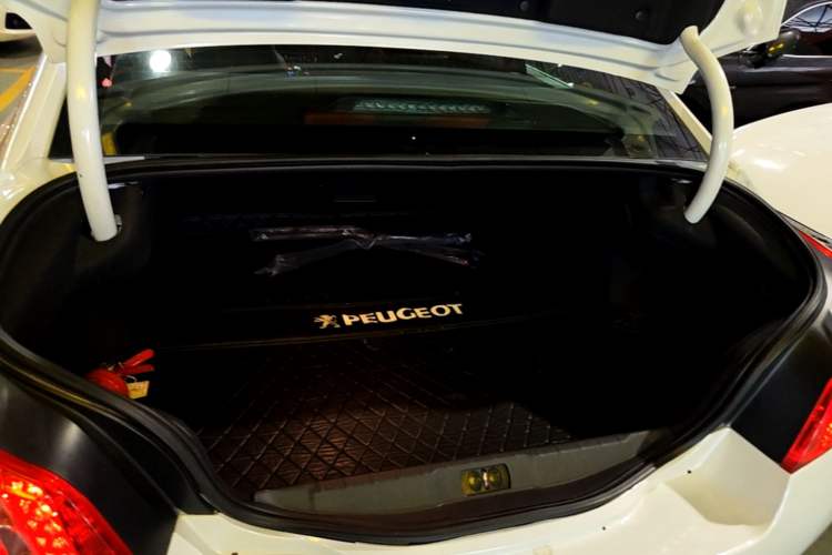 Used Peugeot 508 2013 2.0L 2nd Anniversary Edition with Automatic Sunroof – Classic Version Trunk