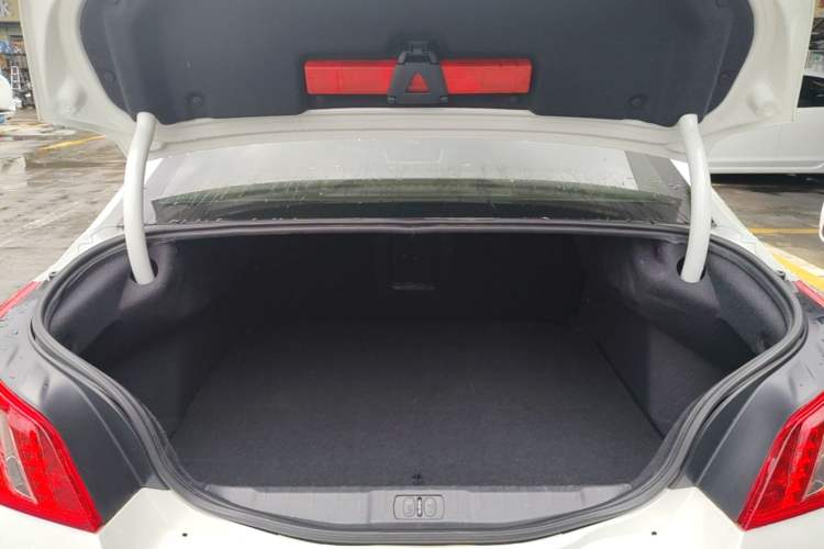 Used Peugeot 508 2013 2.0L 2nd Anniversary Edition with Automatic Sunroof – Classic Version Trunk