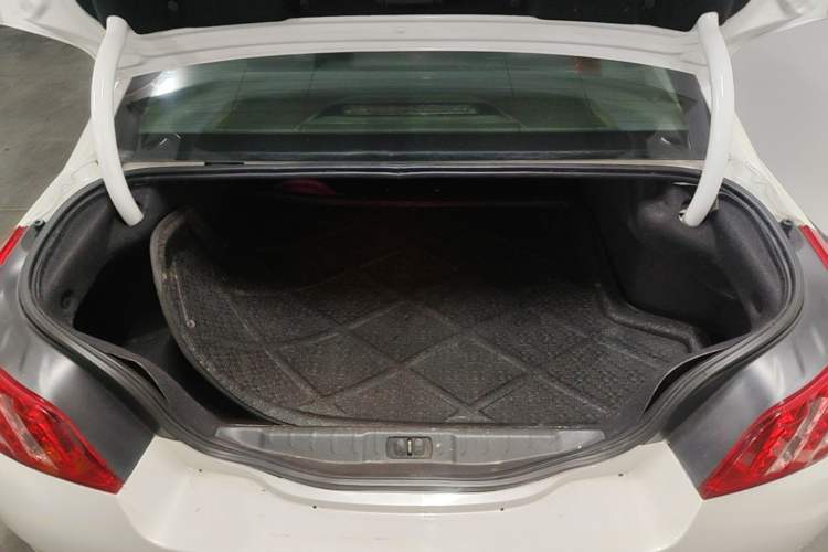 Used Peugeot 508 2013 2.0L 2nd Anniversary Edition with Automatic Sunroof – Classic Version Trunk