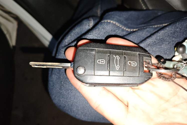 Used Peugeot 508 2013 2.0L 2nd Anniversary Edition Automatic Smart Enjoyment Version Vehicle Key