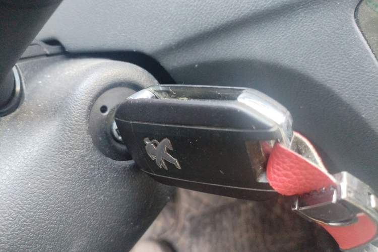 Used Peugeot 508 2013 2.0L 2nd Anniversary Edition with Automatic Sunroof – Classic Version Vehicle Key