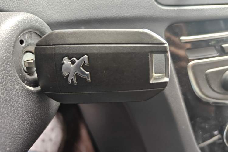 Used Peugeot 508 2013 2.0L 2nd Anniversary Edition Automatic Smart Enjoyment Version Vehicle Key