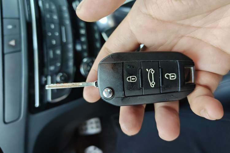 Used Peugeot 508 2013 2.0L 2nd Anniversary Edition Automatic Smart Enjoyment Version Vehicle Key