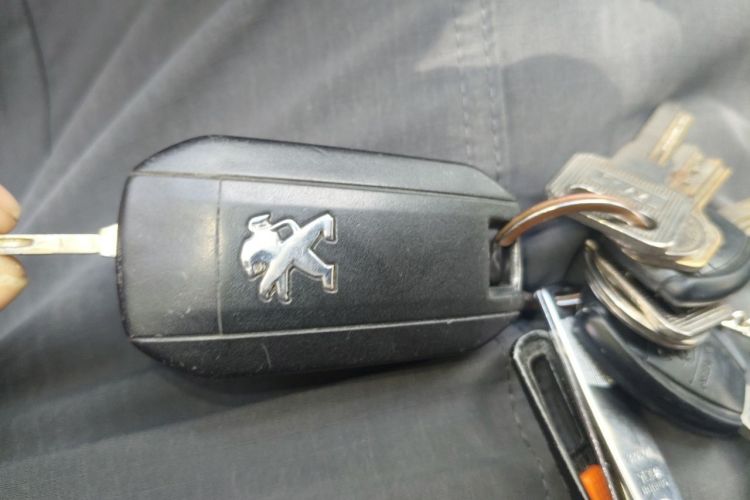 Used Peugeot 508 2013 2.0L 2nd Anniversary Edition Automatic Smart Enjoyment Version Vehicle Key
