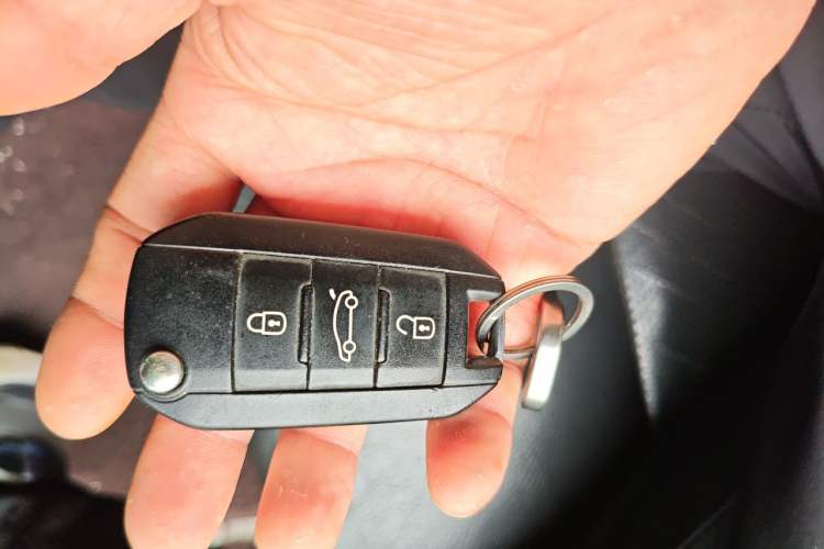 Used Peugeot 508 2013 2.0L 2nd Anniversary Edition Automatic Smart Enjoyment Version Vehicle Key