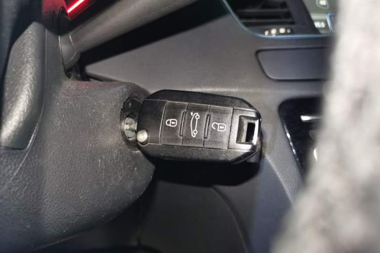 Used Peugeot 508 2013 2.0L 2nd Anniversary Edition Automatic Smart Enjoyment Version Vehicle Key