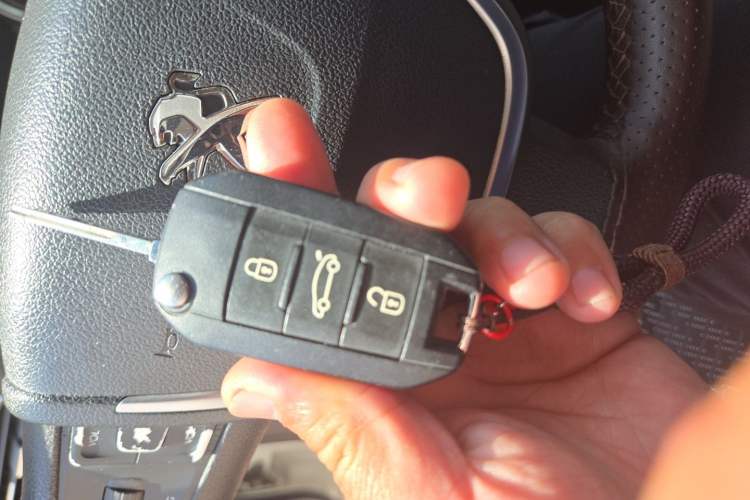 Used Peugeot 508 2013 2.0L 2nd Anniversary Edition with Automatic Sunroof – Classic Version Vehicle Key