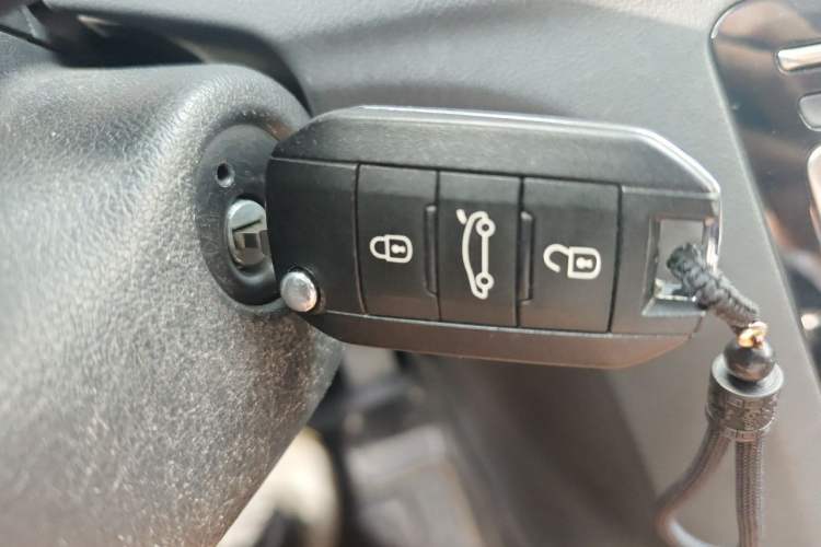Used Peugeot 508 2013 2.0L 2nd Anniversary Edition Automatic Smart Enjoyment Version Vehicle Key