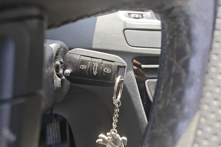 Used Peugeot 508 2013 2.0L 2nd Anniversary Edition Automatic Smart Enjoyment Version Vehicle Key