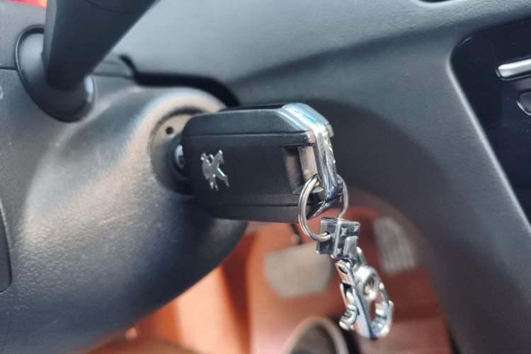 Used Peugeot 508 2013 2.0L 2nd Anniversary Edition with Automatic Sunroof – Classic Version Vehicle Key