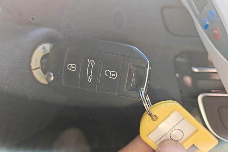 Used Peugeot 508 2013 2.0L 2nd Anniversary Edition Automatic Smart Enjoyment Version Vehicle Key