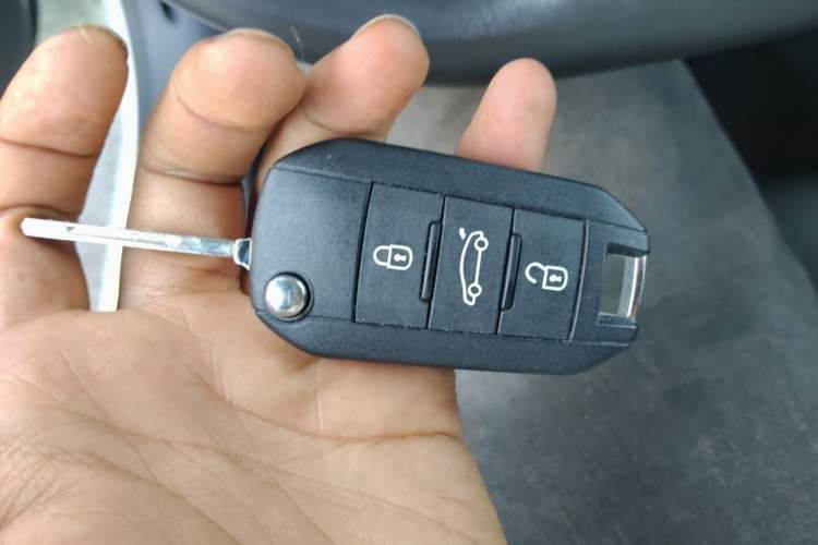 Used Peugeot 508 2013 2.0L 2nd Anniversary Edition Automatic Smart Enjoyment Version Vehicle Key