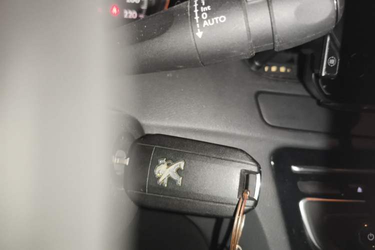 Used Peugeot 508 2013 2.0L 2nd Anniversary Edition Automatic Smart Enjoyment Version Vehicle Key