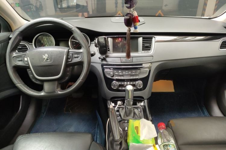 Used Peugeot 508 2014 2.3L Roland Garros Edition Center Console
