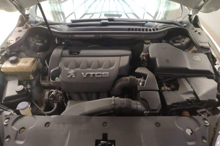 Used Peugeot 508 2014 2.3L Roland Garros Edition Engine Bay