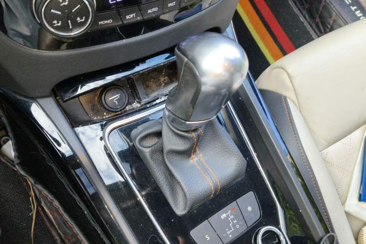 Used Peugeot 508 2014 2.3L Roland Garros Edition Gear Lever