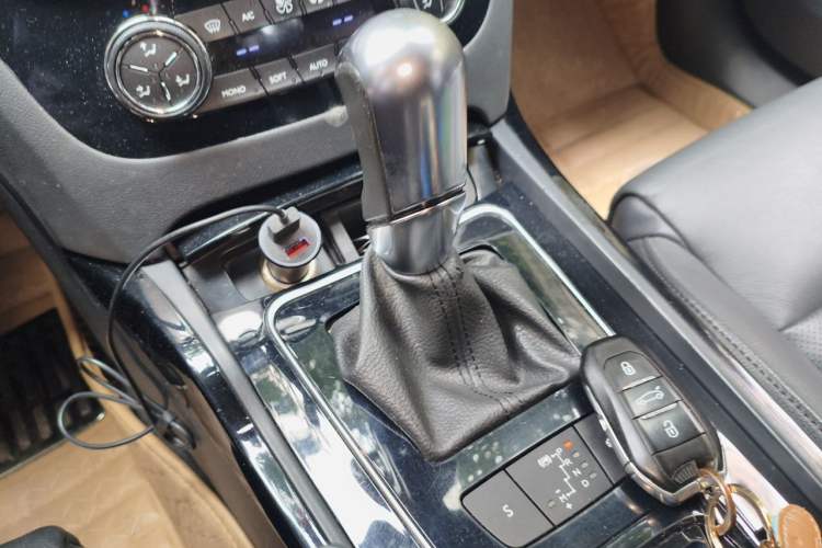 Used Peugeot 508 2014 2.3L Roland Garros Edition Gear Lever