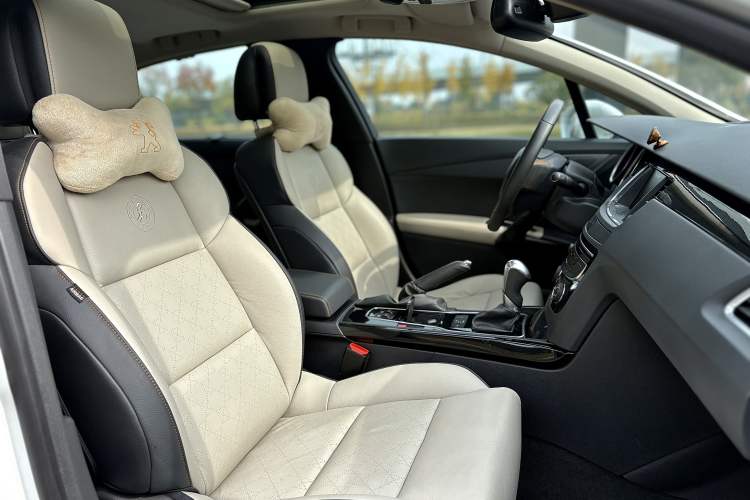 Used Peugeot 508 2014 2.3L Roland Garros Edition Interior 2