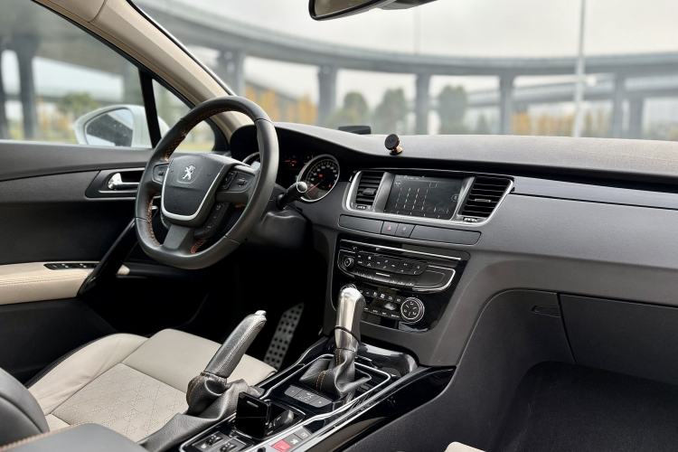 Used Peugeot 508 2014 2.3L Roland Garros Edition Interior 4