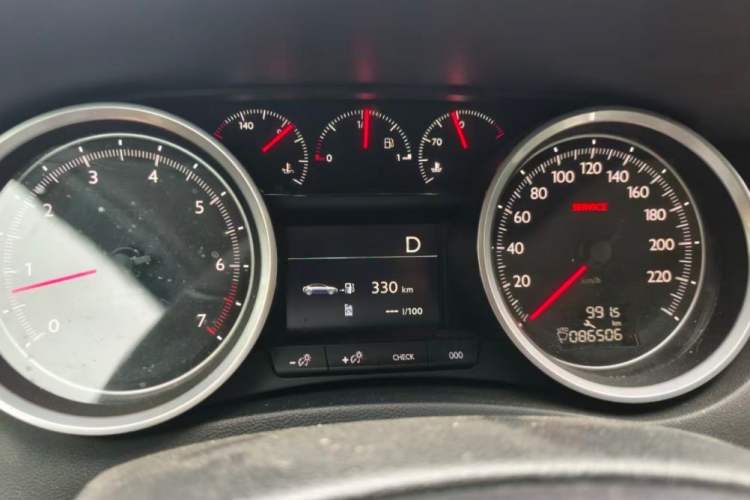 Used Peugeot 508 2014 2.3L Roland Garros Edition Odometer Close Up