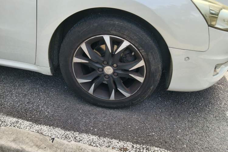 Used Peugeot 508 2014 2.3L Roland Garros Edition Right Front Wheel Hub