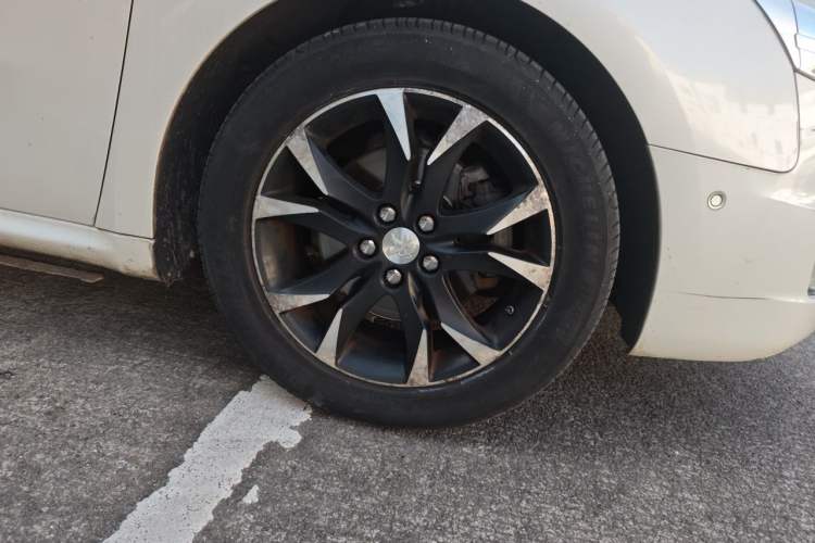 Used Peugeot 508 2014 2.3L Roland Garros Edition Right Front Wheel Hub