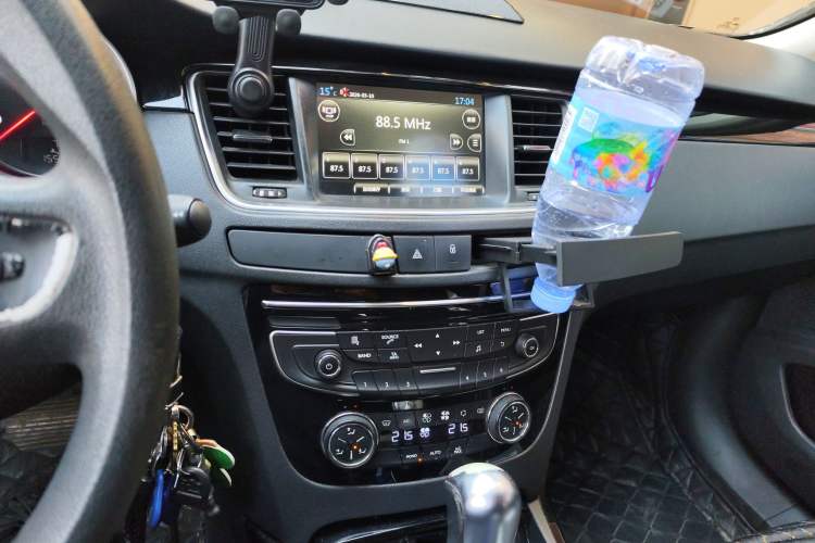 Used Peugeot 508 2015 2.0L Automatic Zhiyi Edition Audio And AC Panel