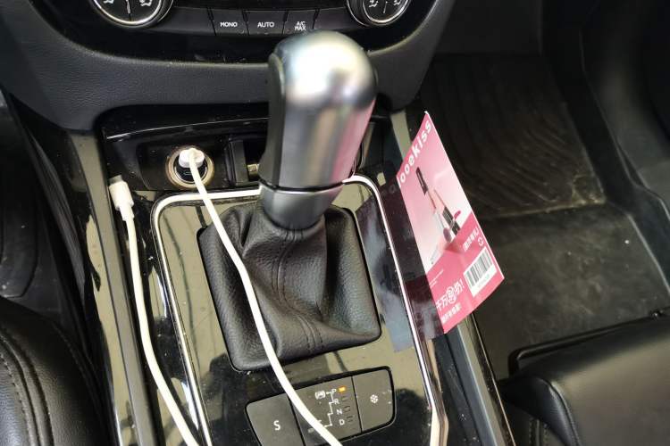 Used Peugeot 508 2015 1.6THP Automatic Zhiiyi Edition Gear Lever