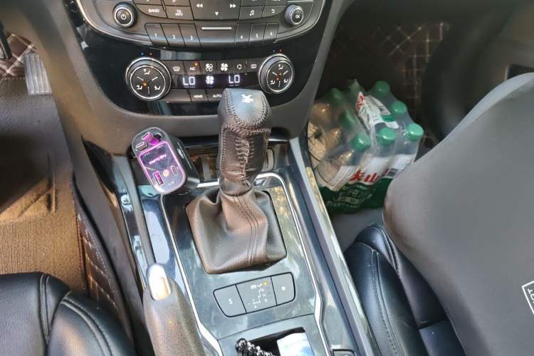 Used Peugeot 508 2015 2.0L Automatic Zhiyi Edition Gear Lever