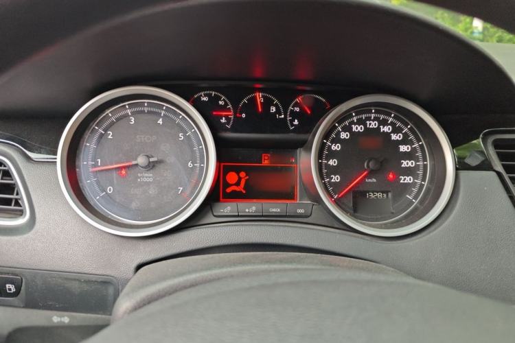 Used Peugeot 508 2015 2.0L Automatic Zhiyi Edition Instrument Cluster