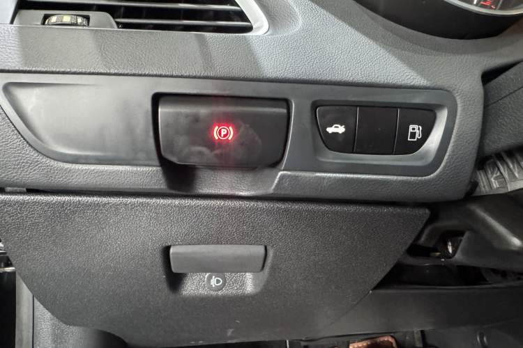 Used Peugeot 508 2015 1.6THP Automatic Zhiiyi Edition Interior 10