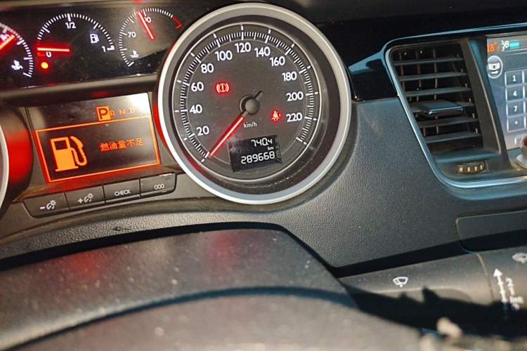 Used Peugeot 508 2015 2.0L Automatic Zhiyi Edition Odometer Close Up