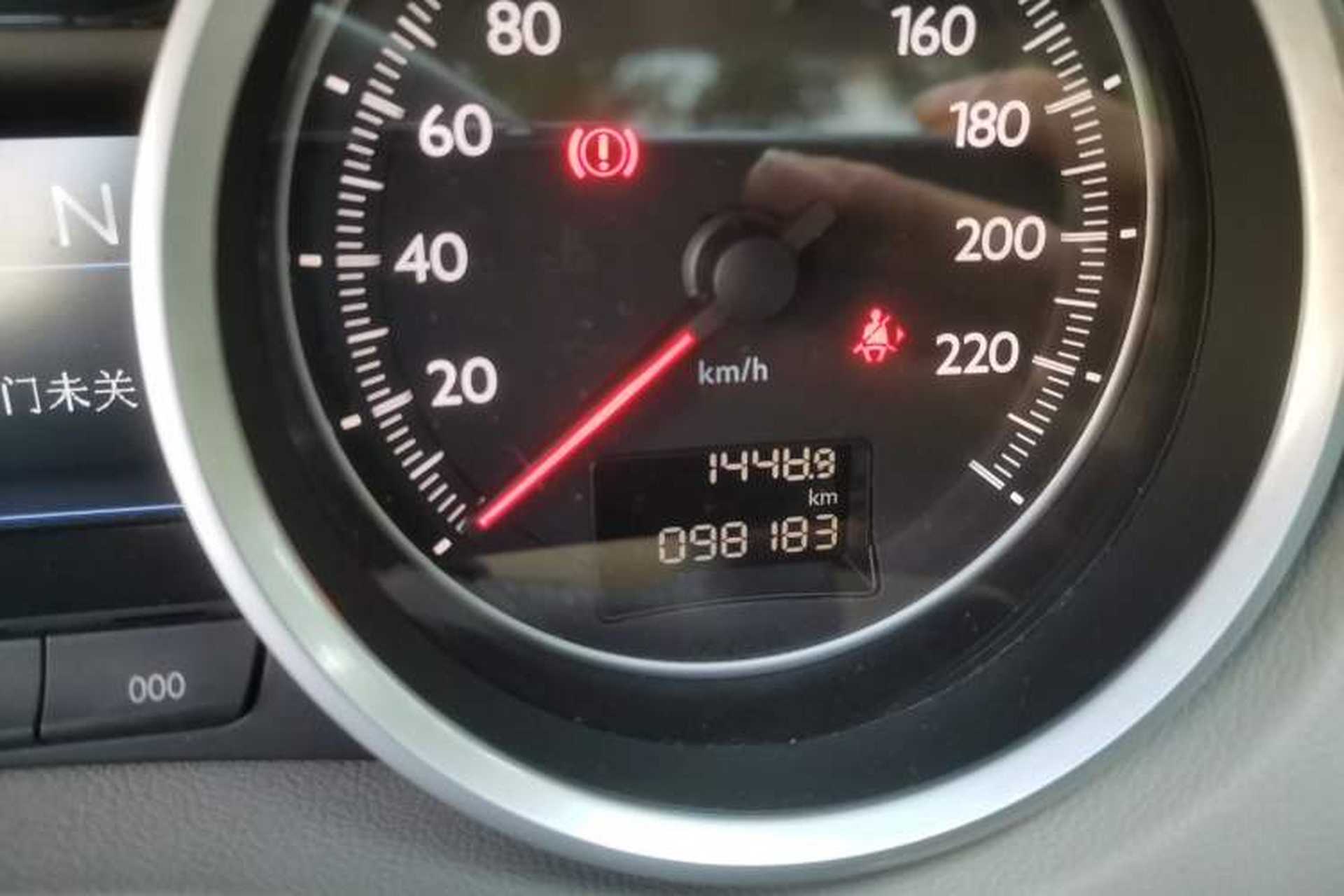 Used Peugeot 508 2015 1.8THP Automatic Prestige Edition Odometer Close Up