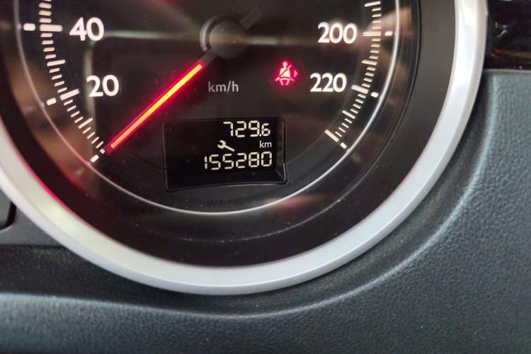Used Peugeot 508 2015 2.0L Automatic Zhiyi Edition Odometer Close Up