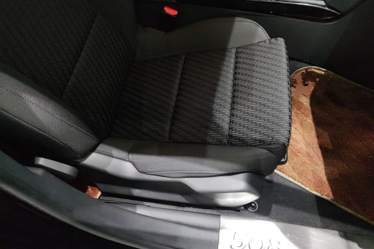 Used Peugeot 508 2015 1.6THP Automatic Zhiiyi Edition Right Front Seat