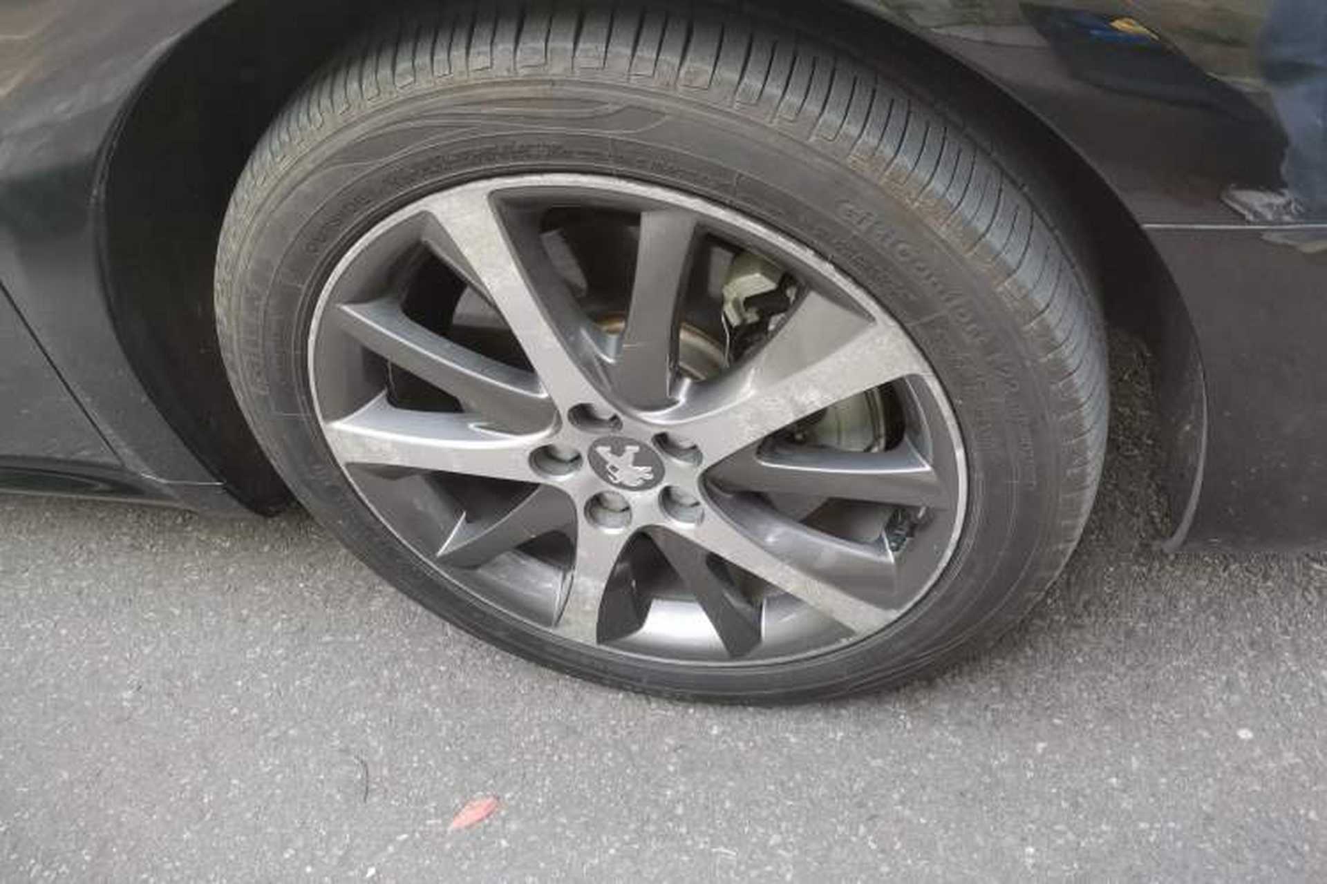 Used Peugeot 508 2015 1.8THP Automatic Prestige Edition Right Front Wheel Hub