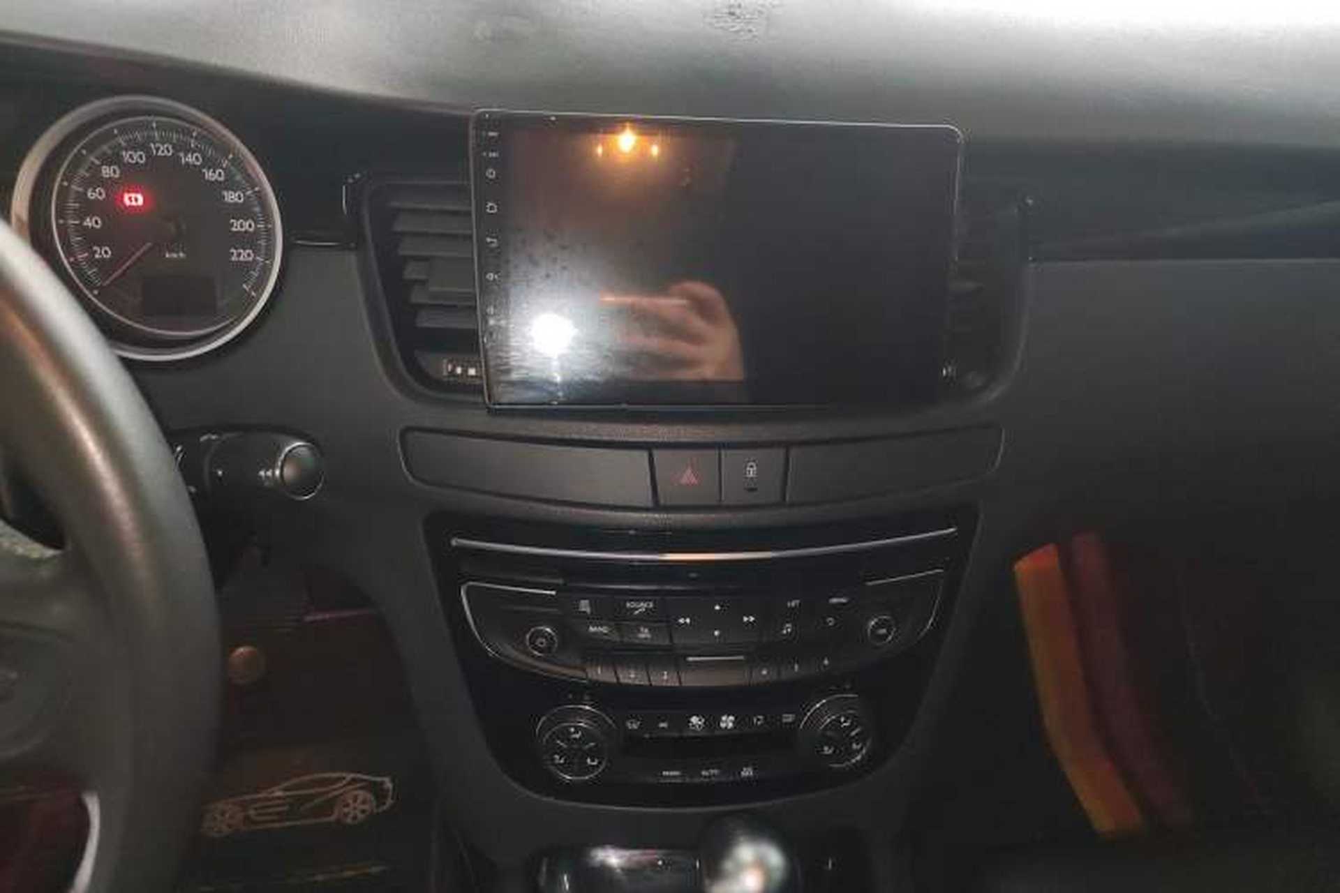 Used Peugeot 508 2015 1.6THP Automatic Prestige Edition Audio And AC Panel