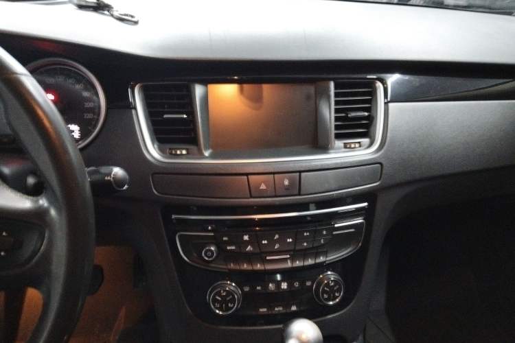 Used Peugeot 508 2015 1.8THP Automatic Prestige Edition Audio And AC Panel