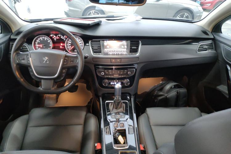 Used Peugeot 508 2015 1.6THP Automatic Prestige Edition Center Console