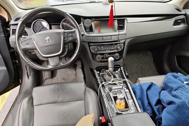Used Peugeot 508 2015 1.6THP Automatic Prestige Edition Center Console