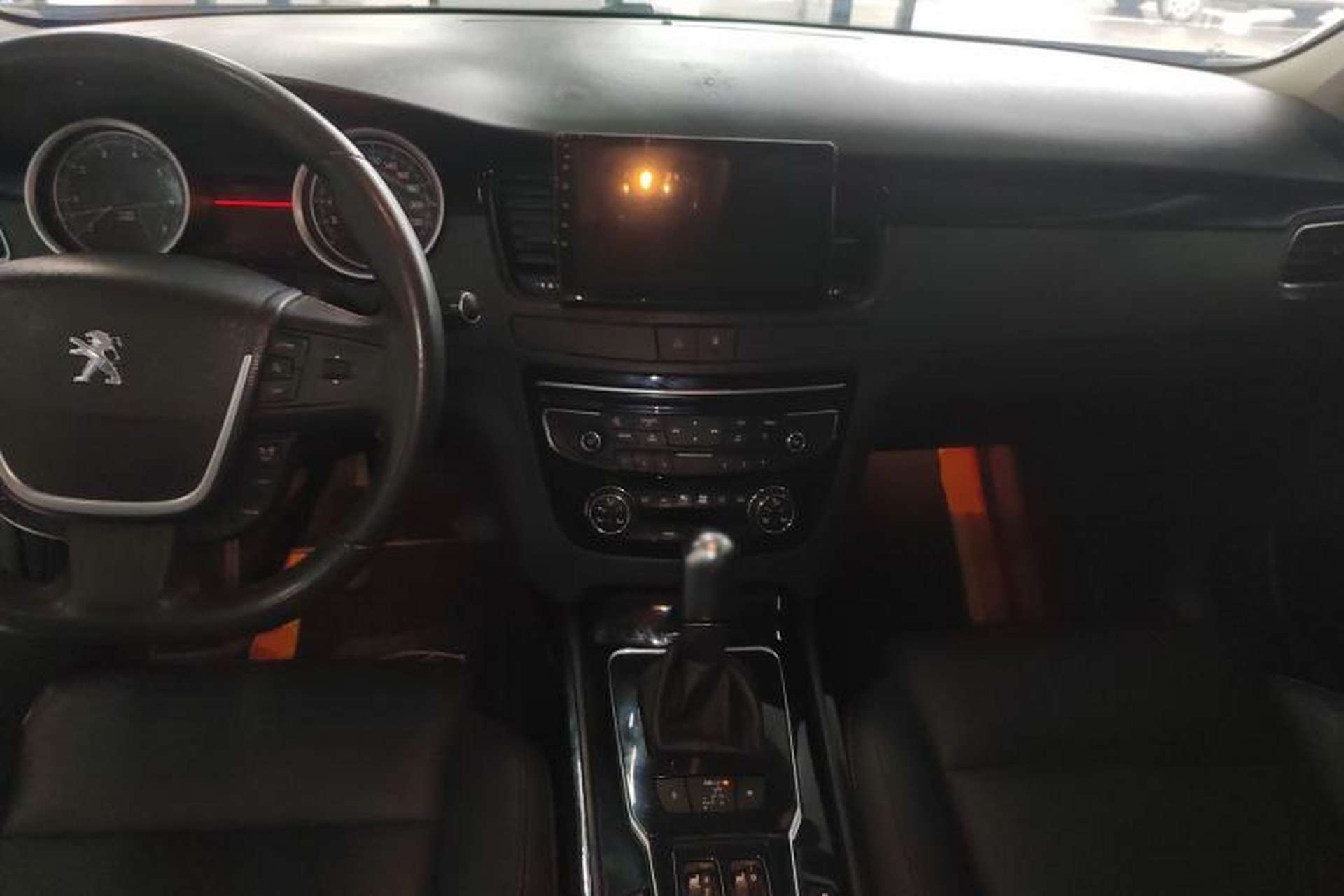 Used Peugeot 508 2015 1.6THP Automatic Prestige Edition Center Console