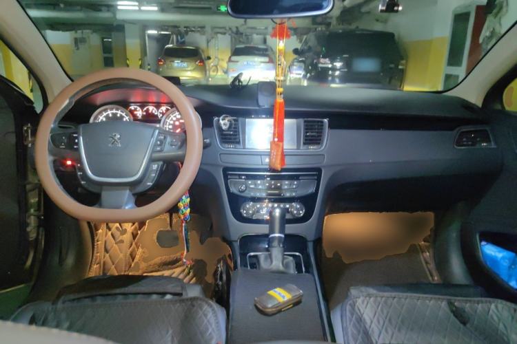 Used Peugeot 508 2015 1.8THP Automatic Prestige Edition Center Console