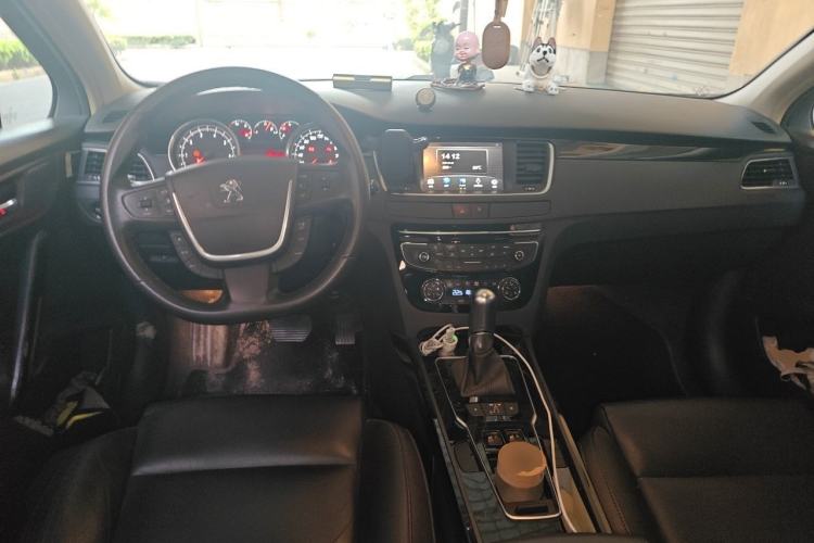 Used Peugeot 508 2015 1.6THP Automatic Prestige Edition Center Console