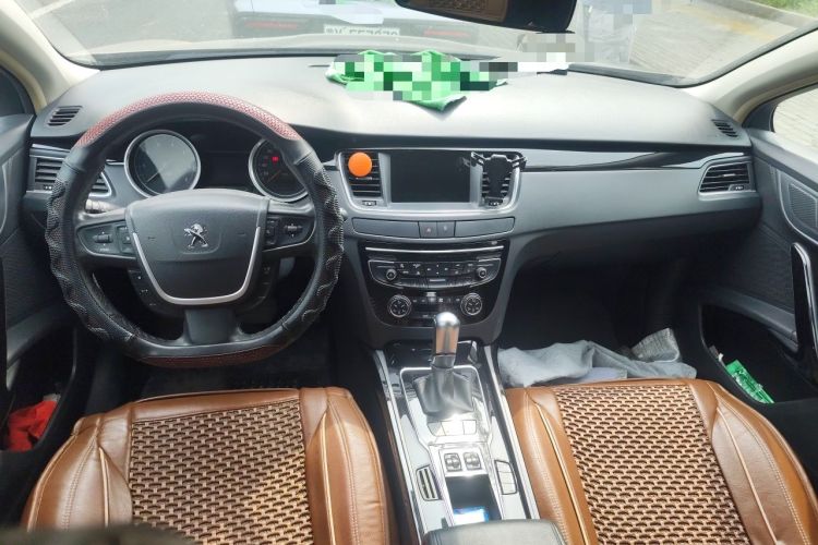 Used Peugeot 508 2015 1.6THP Automatic Prestige Edition Center Console