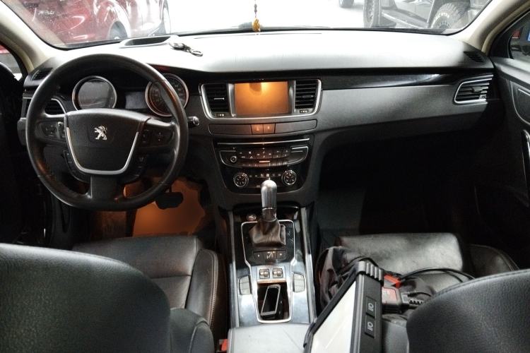 Used Peugeot 508 2015 1.8THP Automatic Prestige Edition Center Console