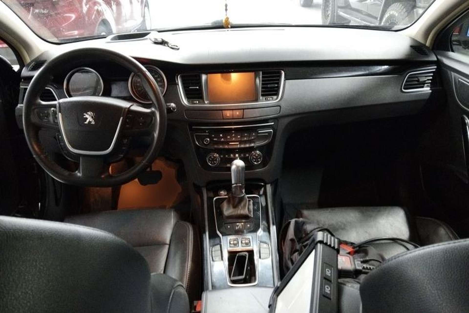 Used Peugeot 508 2015 1.8THP Automatic Prestige Edition Center Console