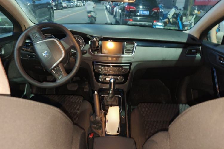 Used Peugeot 508 2015 2.0L Automatic Zhiyi Edition Center Console