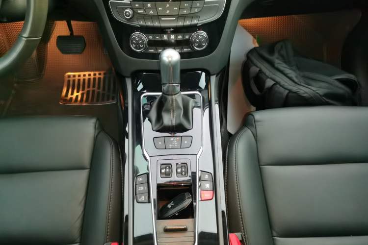 Used Peugeot 508 2015 1.8THP Automatic Flagship Edition Gear Lever