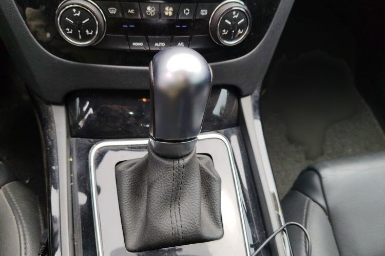 Used Peugeot 508 2015 1.6THP Automatic Zhiiyi Edition Gear Lever