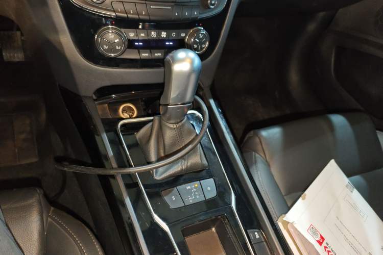 Used Peugeot 508 2015 1.6THP Automatic Prestige Edition Gear Lever